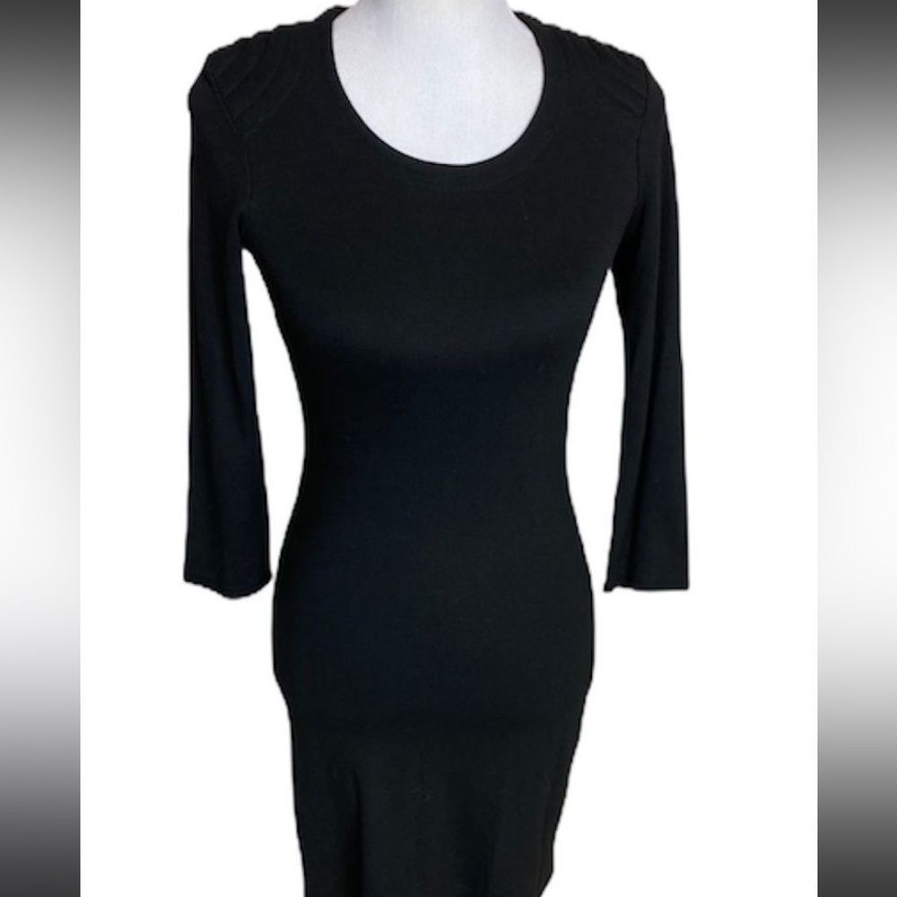 Ella Moss Frida dress in size small long sleeve and never worn. Lightly padded